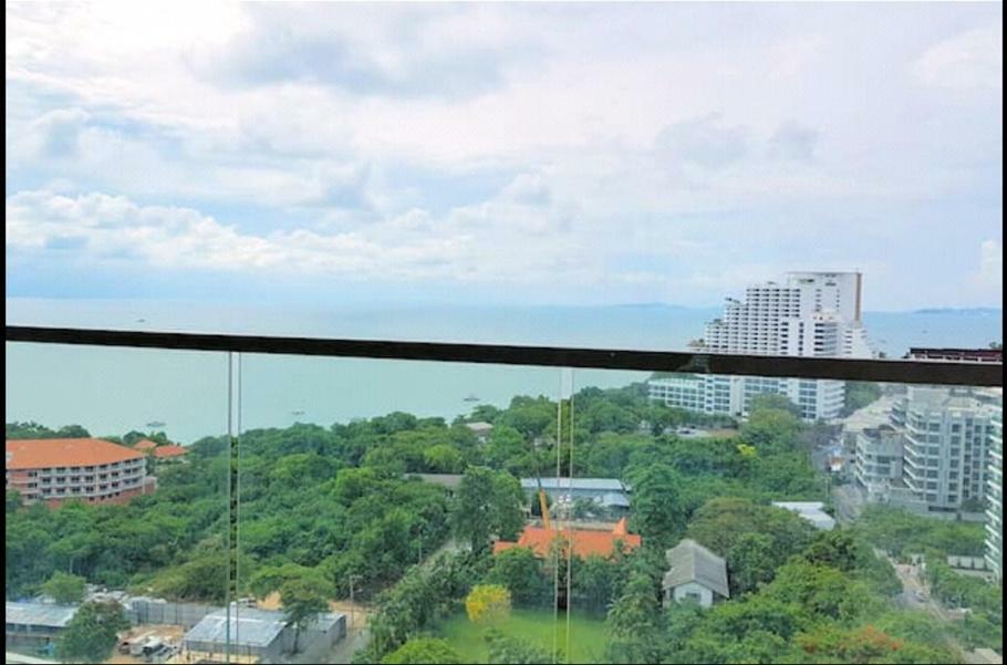 The Peak Towers Apartman Pattaja Kültér fotó